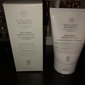 Intelligent Nutrients face exfoliant